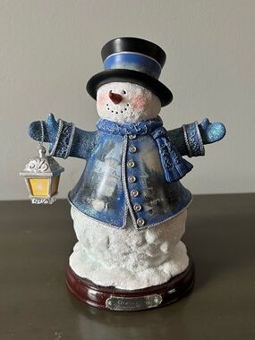 Thomas Kinkade Winter Wonderland Victorian Christmas Snowman  Figurine